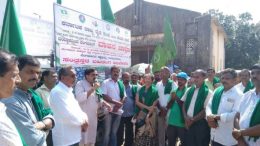 ರೈತಸಂಘ ಹಸಿರುಸೇನೆಯ ಜಾಥಾಕ್ಕೆ ಚಾಲನೆ ದೊರಕಿತು.