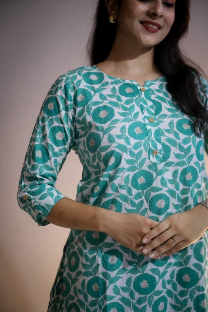 Women's Pure Cotton Straight White& Sea Green Embellished Kurta - Image 2