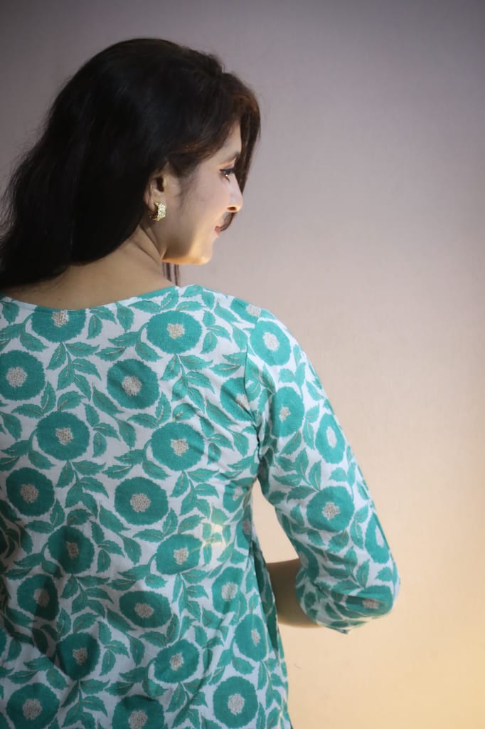 Women's Pure Cotton Straight White& Sea Green Embellished Kurta - Image 3